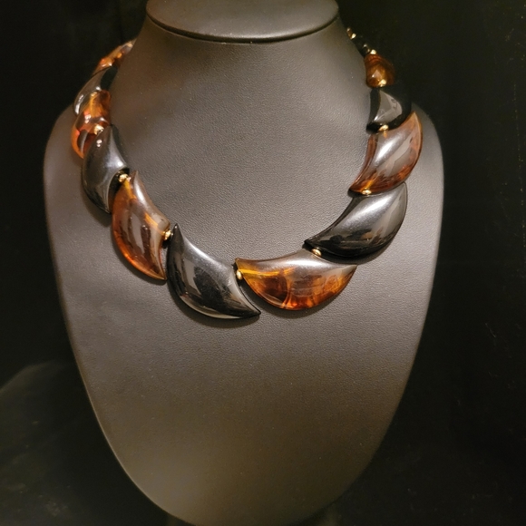Jewelry - Vintage Brown & Black Beaded Necklace
